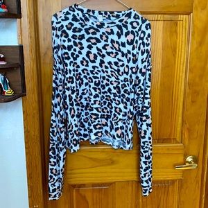Long sleeved cozy leopard